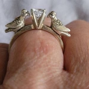 Vintage 2 doves holding cz marked 925